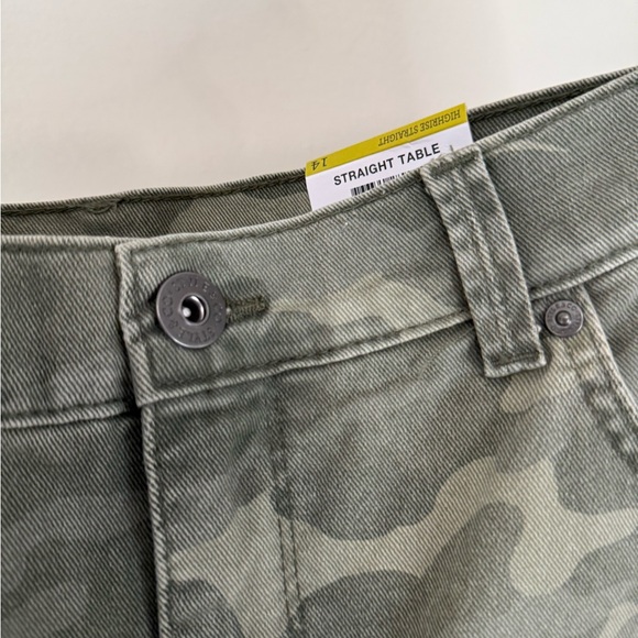 Style & Co. NWT women’s Camouflage straight leg Jeans in size 14 - Picture 4 of 14